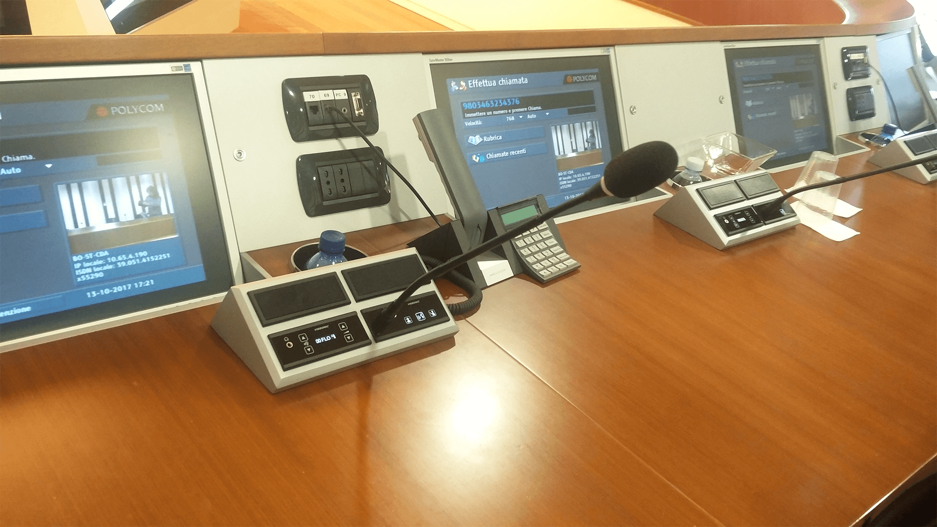 VISSONIC serve in Italian High End Conference Room(图2)